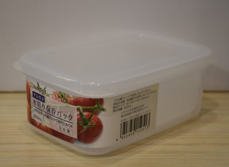 Nakaya Colander in food container rectangle