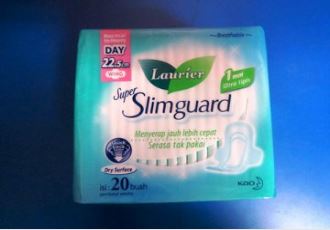 LAURIER Super Slim Guard 22.5cm Day Wing (20s)